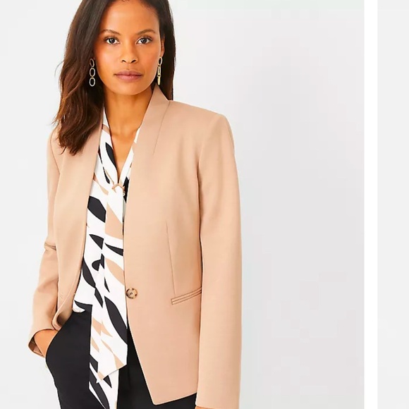 NWOT Ann Taylor Cutaway Blazer size 4, Color Camel - Picture 1 of 4
